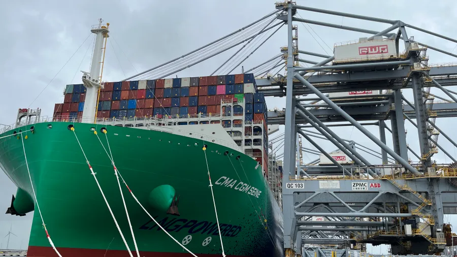 Maiden call CMA CGM Seine | Rotterdam World Gateway